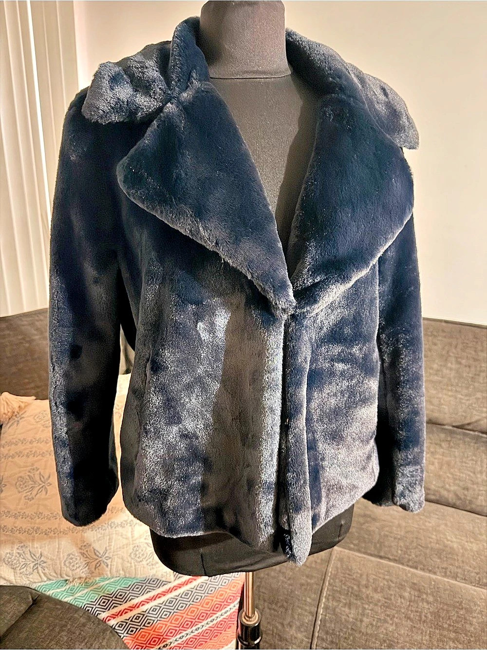 1.STATE Faux Fur Jacket in Blue night Size Medium NWT